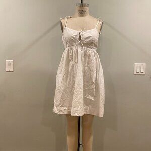 Nia Mochi Dress in White (Size Medium)